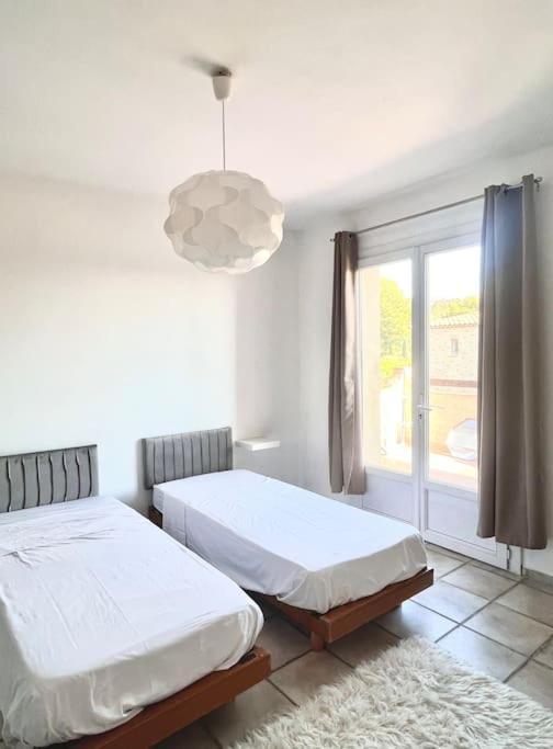 Appartement Proche Aeroport Marseille Marignane - Studio Confortable - Logement Ideal - Hebergement Tout Equipe Rognac Luaran gambar