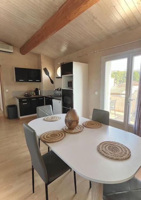 Appartement Proche Aeroport Marseille Marignane - Studio Confortable - Logement Ideal - Hebergement Tout Equipe Rognac Luaran gambar